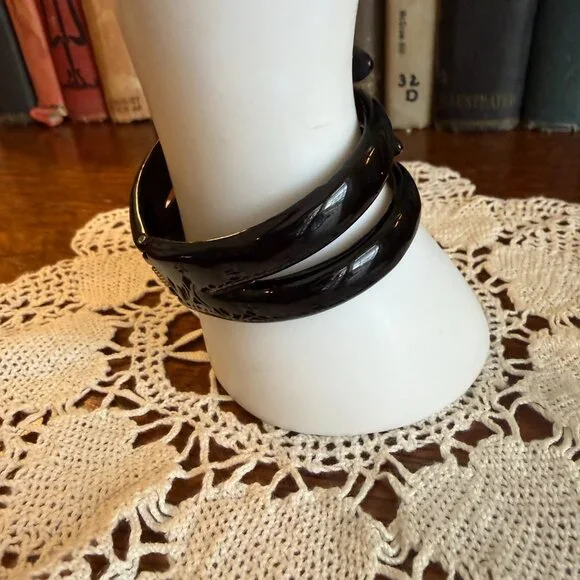 Vintage Architectural Black Metal Hinged Cuff Bracelet - Picture 11 of 17